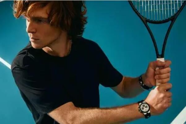 斯内德：德荷球星出国踢球有适应问题，维尔茨需加速证明自己