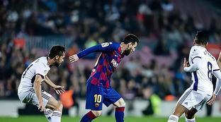 每场比赛的 每场比赛的