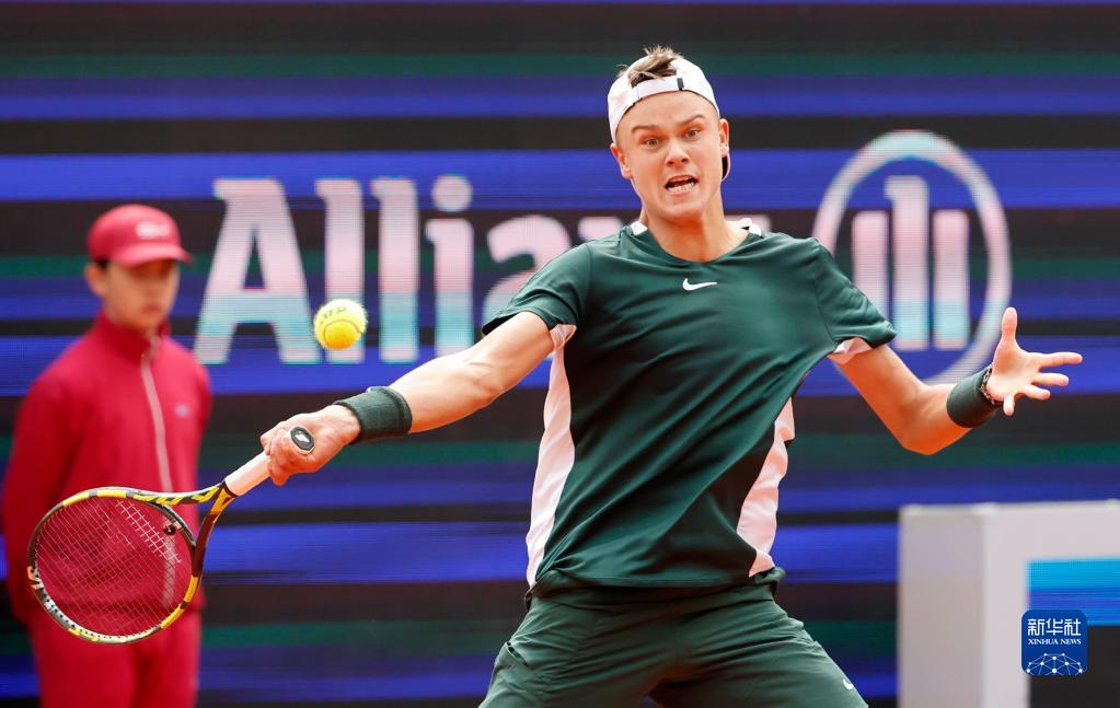 在郭艾伦看 在郭艾伦看