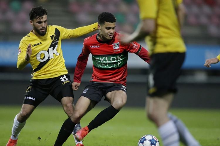 优秀的门前 优秀的门前